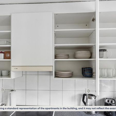 Urban Living Redefined: Apartment In Oerlikon Zurich Exterior photo